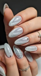 Classic Silver Velvet Nail Ideas