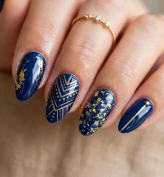 Navy Nails Trends